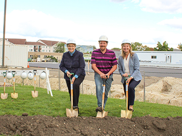 Mary Hansen, Andrew Sirek, and Sue Palen at ceremony